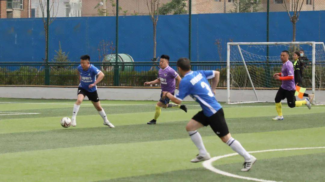 帕德博恩门将神扑救主,力保球门不失取一分